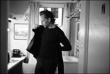 tom-hiddleston023 (1080x727, 91 kБ...)