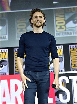 tom-hiddleston032 (2369x3217, 1320 kБ...)