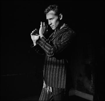 tom-hiddleston085 (1046x1000, 95 kБ...)