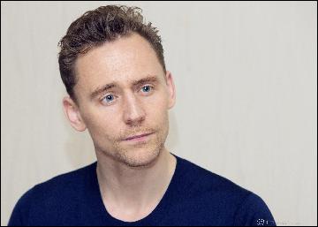 tom-hiddleston086 (2048x1462, 395 kБ...)