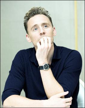 tom-hiddleston098 (1610x2048, 441 kБ...)