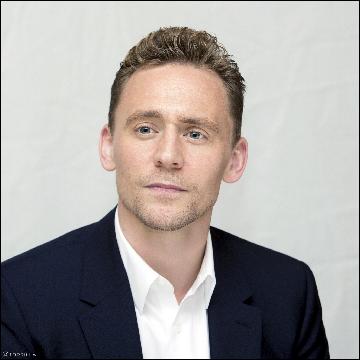 tom-hiddleston123 (2048x2048, 536 kБ...)