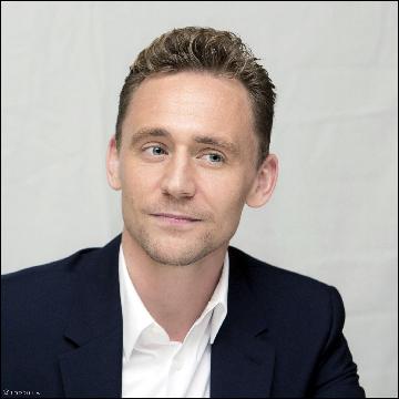 tom-hiddleston124 (2048x2048, 486 kБ...)