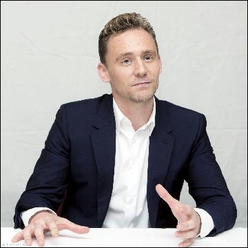 tom-hiddleston126 (2048x2048, 495 kБ...)