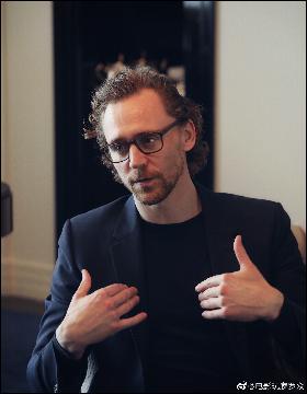 tom-hiddleston172 (1682x2160, 345 kБ...)