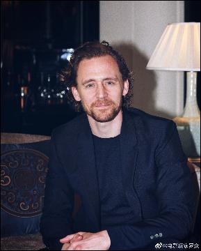 tom-hiddleston173 (1734x2160, 498 kБ...)