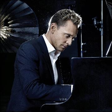 tom-hiddleston222 (2048x2048, 491 kБ...)