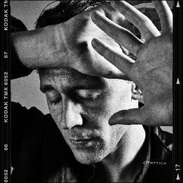 tom-hiddleston243 (1000x1000, 298 kБ...)